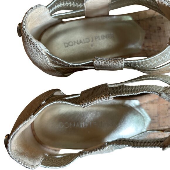 Donald Pliner Women Sandals Size 10 Dori Gold Front Zip Wedge Strappy Adjustable - Picture 9 of 11